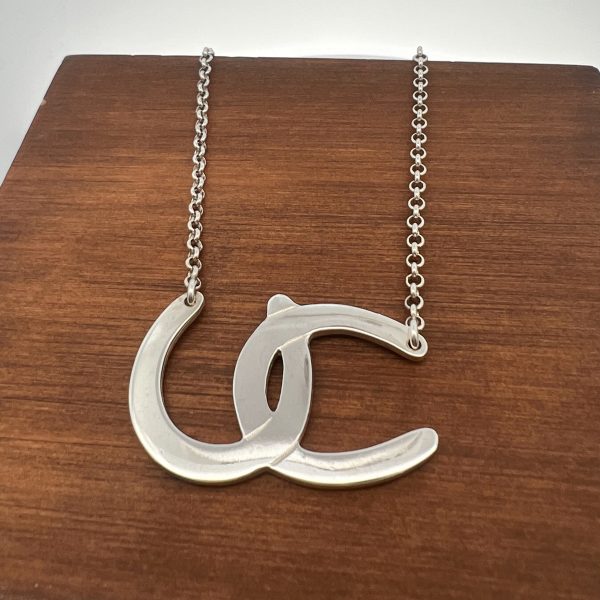 Equestrian | Sterling Silver Large Lucky Double Plain Horse Shoe Pendant - Image 2