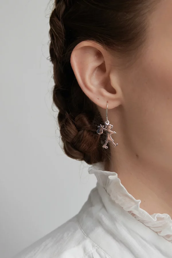 Karen Walker | Runaway Girl Earrings Silver - Image 2