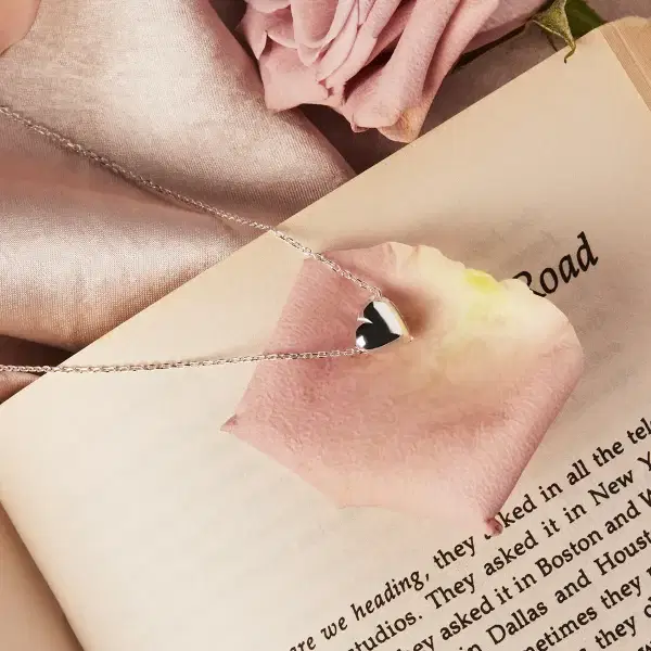NAJO Amore Charm Necklace - Image 2